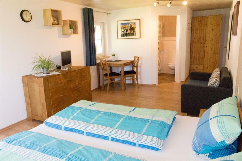 Doppelzimmer mit Balkon